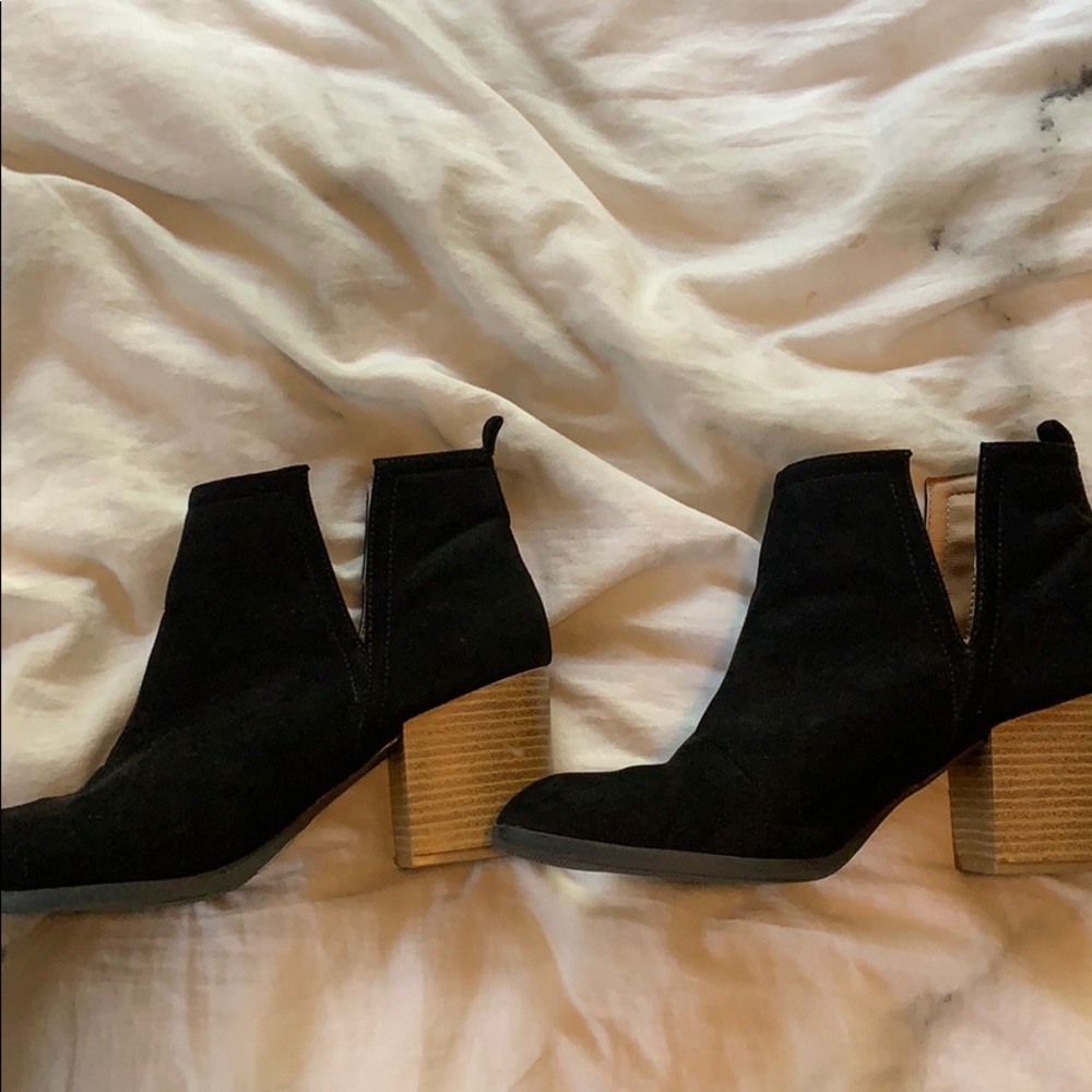 Booties - Picture 4 of 4